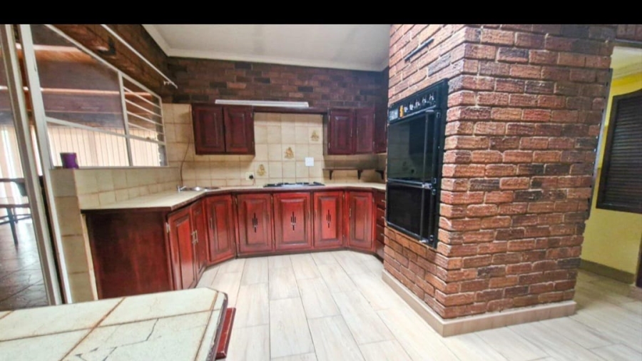 5 Bedroom Property for Sale in Elandsrand North West